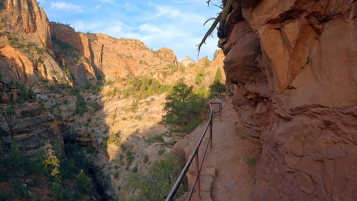 Canyon Overlook Trail - One of the most beautiful spots for photography during a visit to Utah's Mighty 5 parks